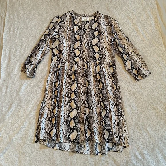 Maeve by Anthropologie Juno Snakeskin V-neck dress - Picture 2 of 10